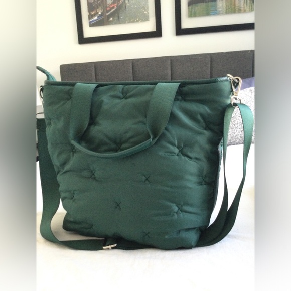 Laundry Handbags - PRICE DROP! Green Puffer Bag Tote & Crossbody